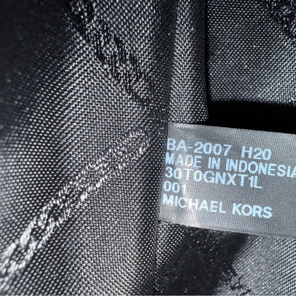 ✨Michael Kors Sullivan Small Tote, Black - Picture 4 of 10